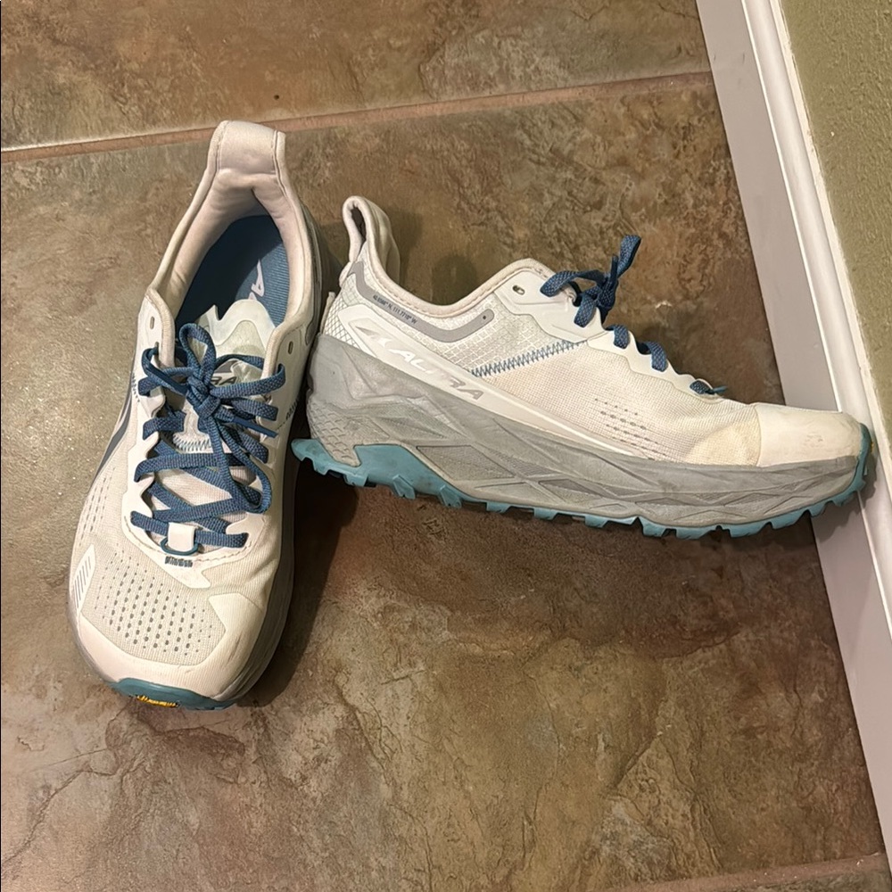 Altra 5